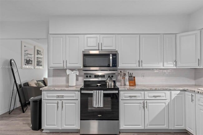 Building Photo - 4255 Wee St