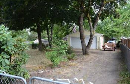 Building Photo - Wonderful Cottage 3 Blocks from Beaverton HS and downtown Beaverton