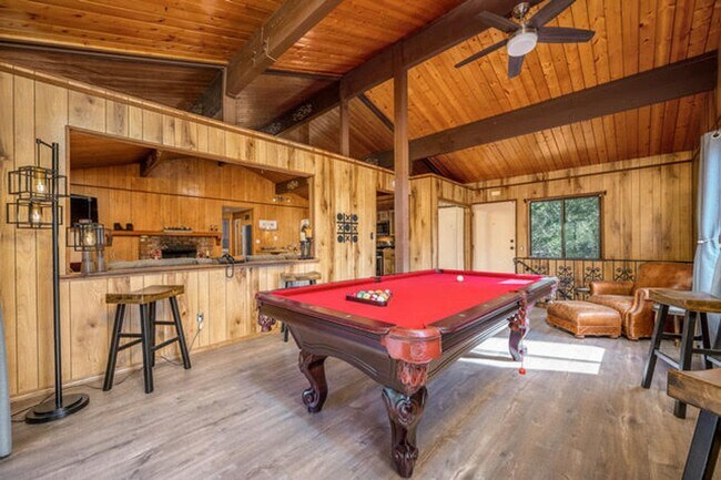 Building Photo - Beautiful Mountain Home