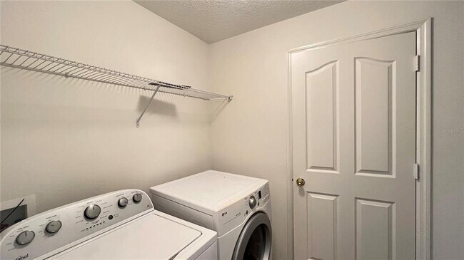 Building Photo - 13609 Laranja St