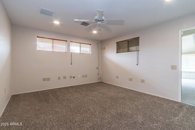 Building Photo - 10426 W Sutters Gold Ln
