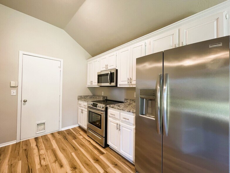 Building Photo - 1221 NW 138th St