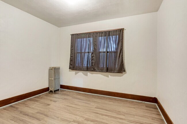 Building Photo - 52 E 100 N St