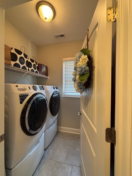 Laundry Room - 1155 Stoney Ridge Blvd