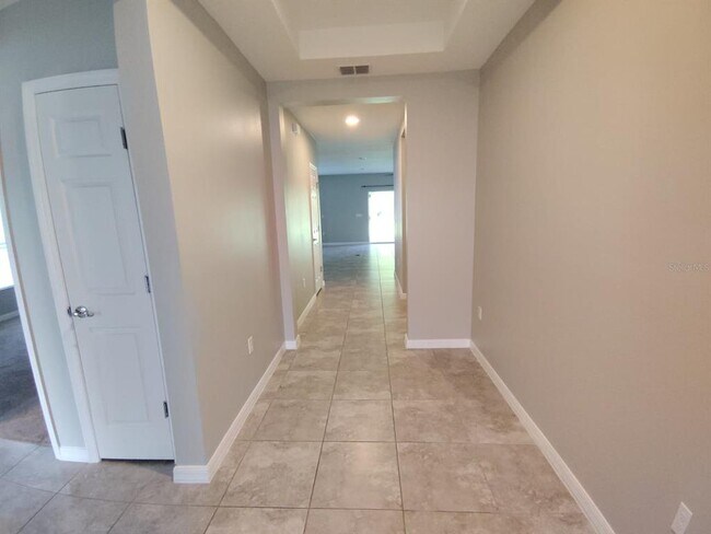 Building Photo - 2213 Waukegan Dr