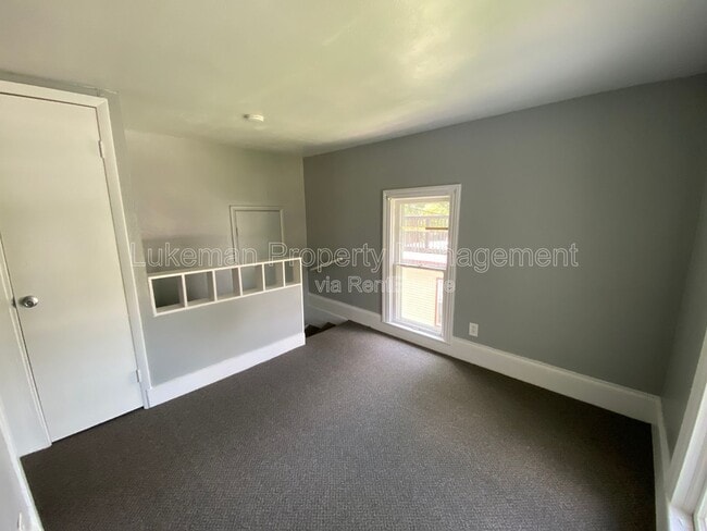 Building Photo - 727 Wheaton Ave