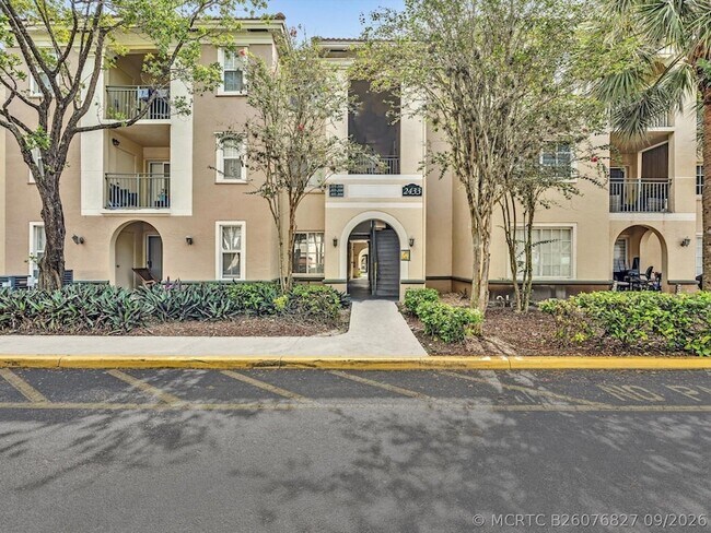 Building Photo - 2433 Centergate Dr