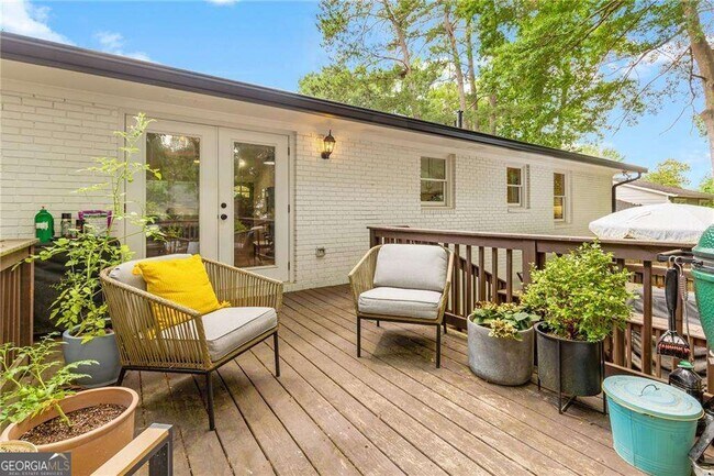 Building Photo - 2357 Cortez Way NE