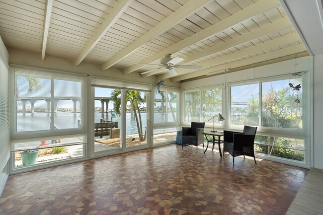 Building Photo - 3536 Belle Vista Dr E