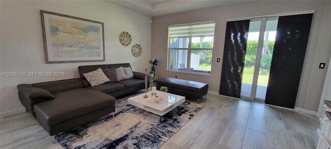 Building Photo - 11637 SW Lyra Dr.