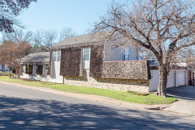 Building Photo - 5700 Pershing Ave
