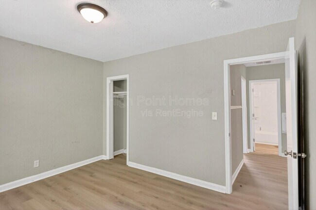 Building Photo - 437 Carver Ln