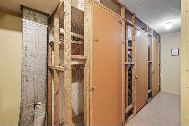Building Photo - 6423 Colony Way