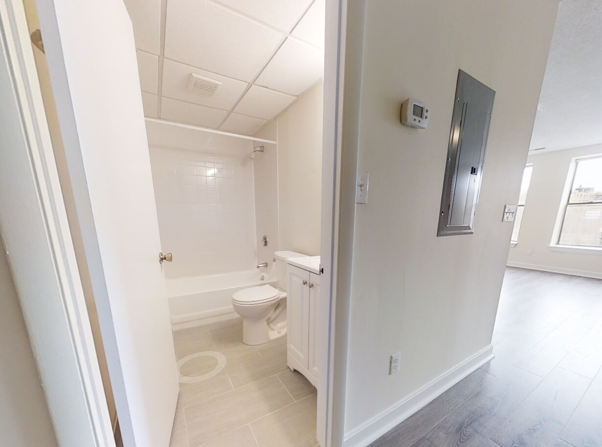 Building Photo - 1080 Boylston St