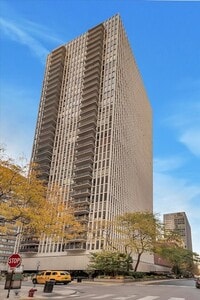 Building Photo - 200 E Delaware Pl