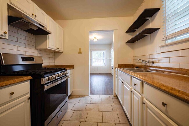 Building Photo - Georgia Street