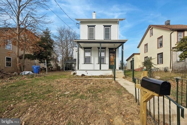 Building Photo - 606 Vernon St