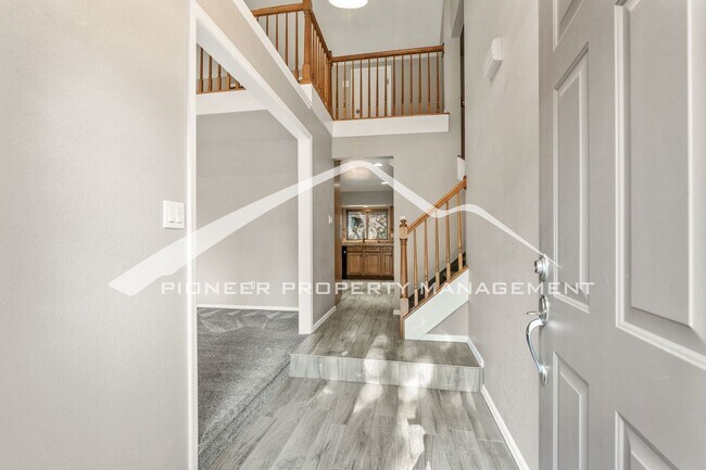 Building Photo - 6525 White Falcon Ct