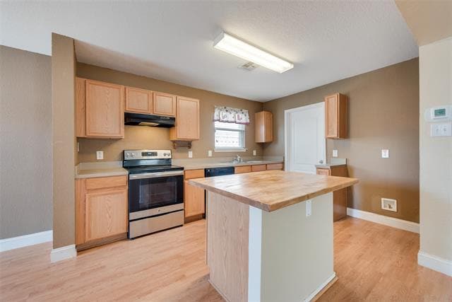 Building Photo - 1700 Timber Glen Dr