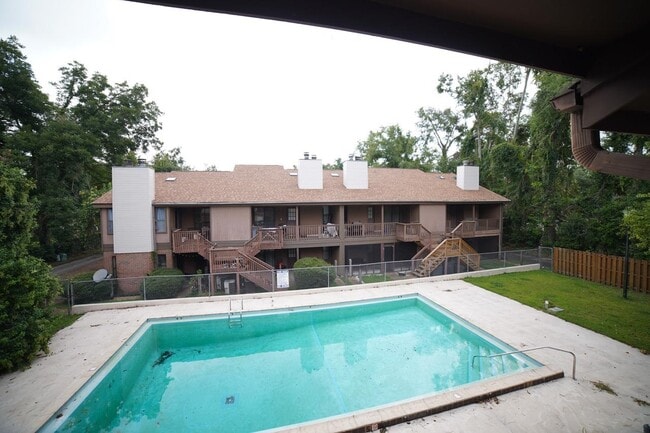 Building Photo - 216 Dixie Dr