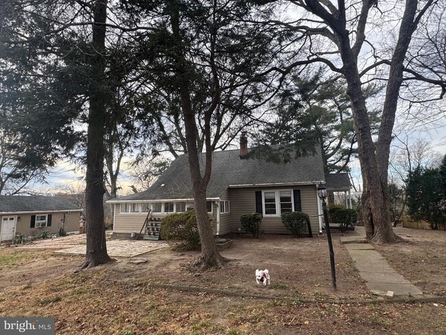 Building Photo - 491 N Latham St