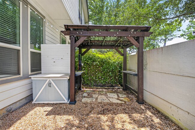 Building Photo - 4743 Glen Isle Dr