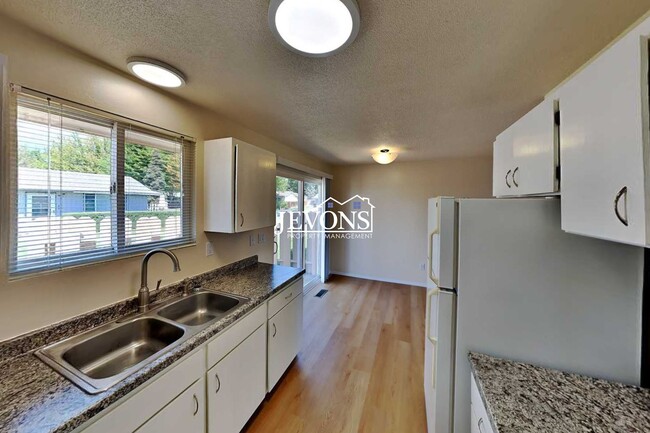 Building Photo - 404 S 81st Ave
