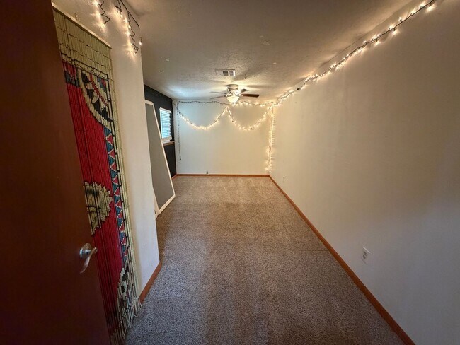 Building Photo - 2517 Chateau Dr