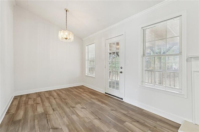 Building Photo - 240 Plantation Glen Ct