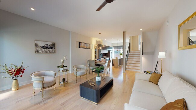 Building Photo - Modern Townhome with Roof Terrace in Dilworth Neighborhood Charlotte NC