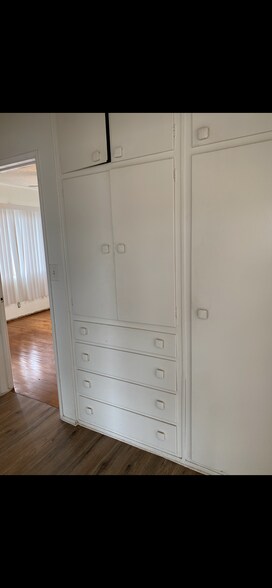 Building Photo - 4380 W 136th St