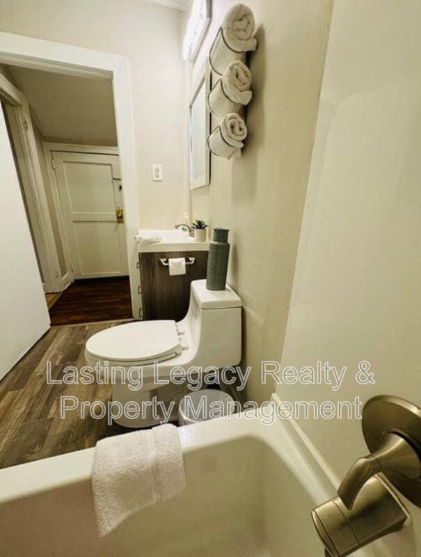 Building Photo - 1227 Brookwood Dr