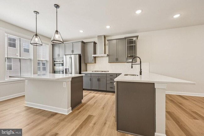 Building Photo - 7355 Mountaineer Dr