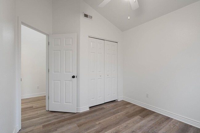 Building Photo - Spacious 3-bdr/2-bath Beaverton townhome—C...