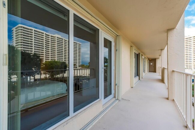 Building Photo - 4301 N Ocean Blvd