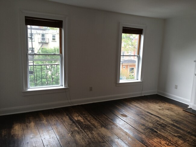 Building Photo - 146 Sussex St