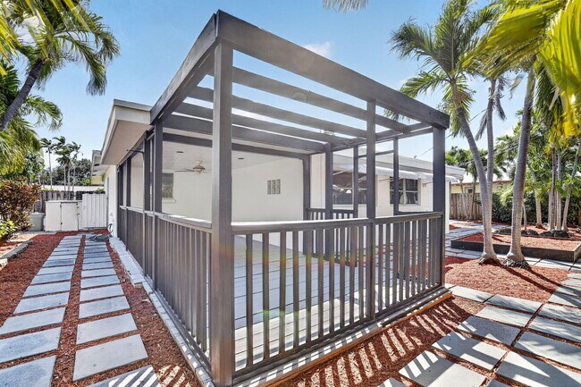 Building Photo - 5731 NE 17th Terrace