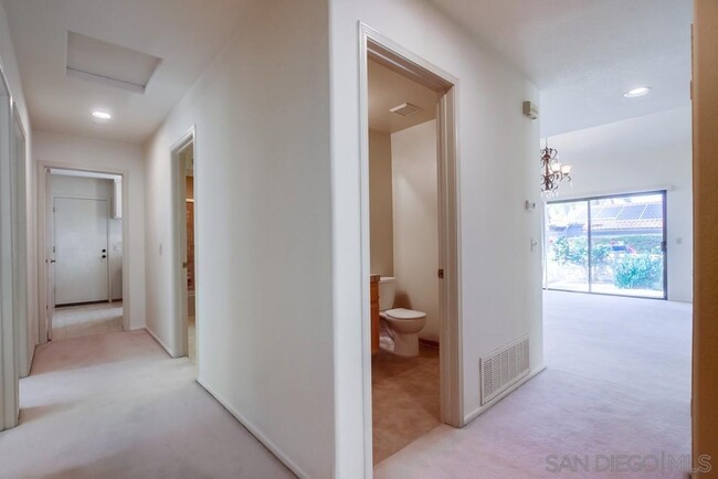 Building Photo - 11742 Avenida Sivrita