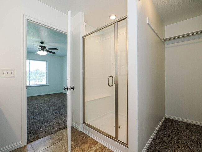 Building Photo - Beautiful 3-Bed, 2-Bath Townhome in Americ...