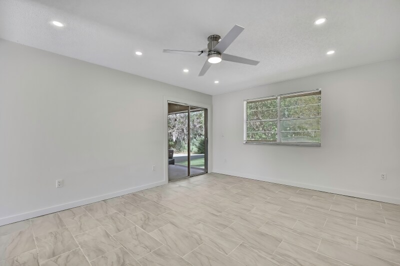 Building Photo - 10931 W Tidewater Cir