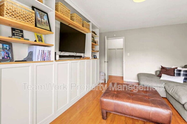 Building Photo - 137 Ravenell St