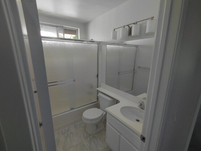 Building Photo - 2289 Willow Creek Cir