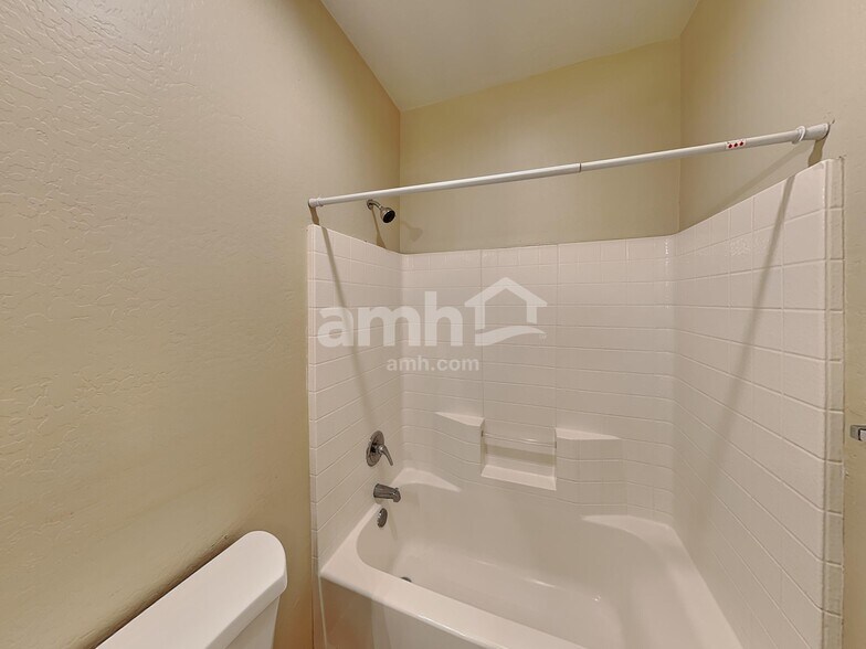 Building Photo - 8940 W Olive Ave