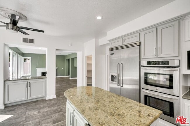 Building Photo - 4342 Park Verdi