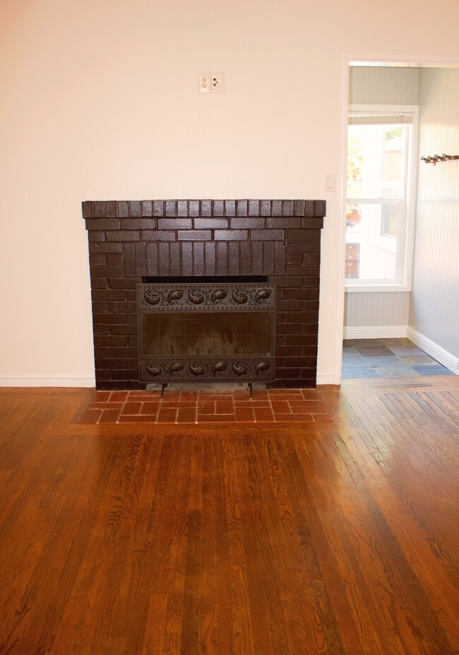 Building Photo - 119 Jewell Ct