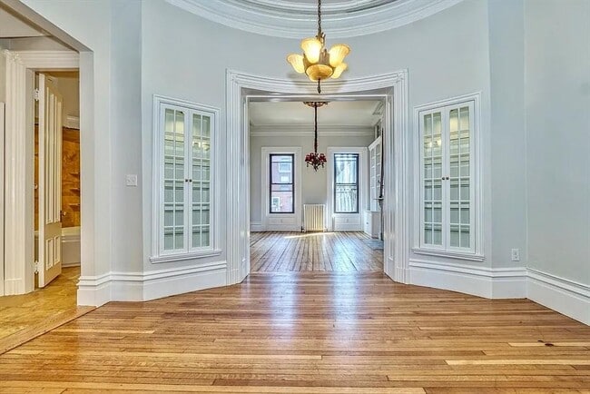 Building Photo - 654 Tremont St