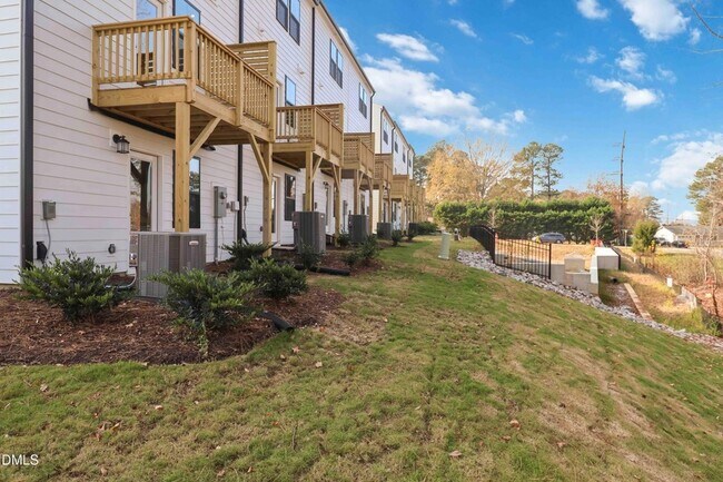 Building Photo - 3615 Elm Grv Ln