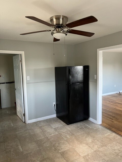 Kitchen - 1330 Delaware Ln