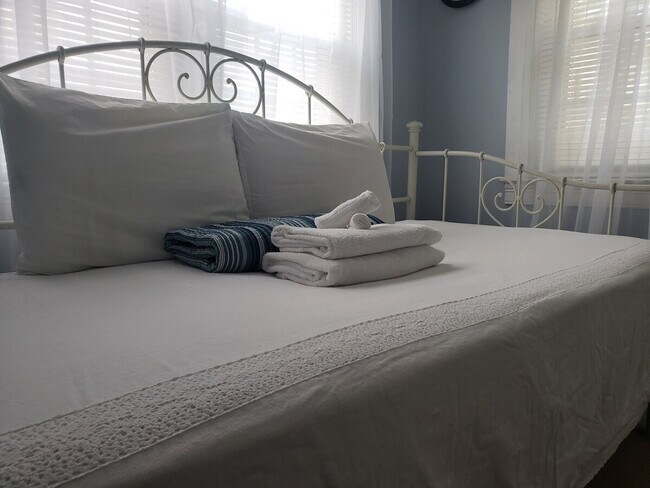 Building Photo - 21 Case Ave