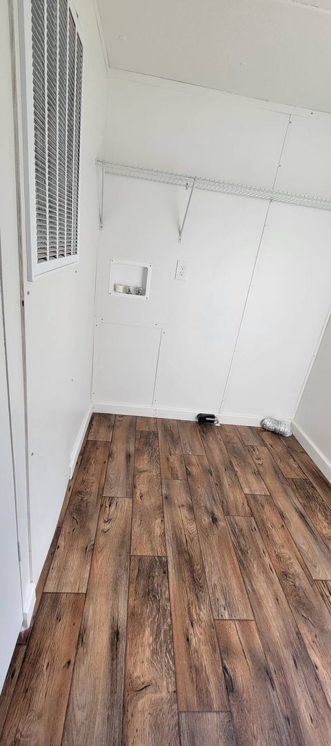 Building Photo - Ready to Move in